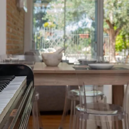 Elegant Loft In Con Wifi E Ac דירה