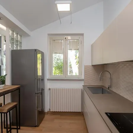 דירה Elegant Loft In Con Wifi E Ac בורג'ו ורצי