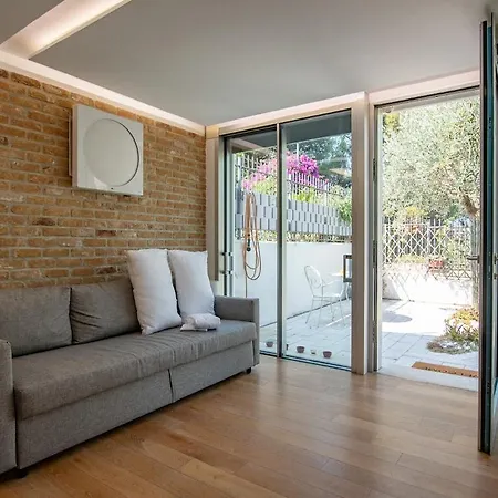 Elegant Loft In Con Wifi E Ac דירה בורג'ו ורצי