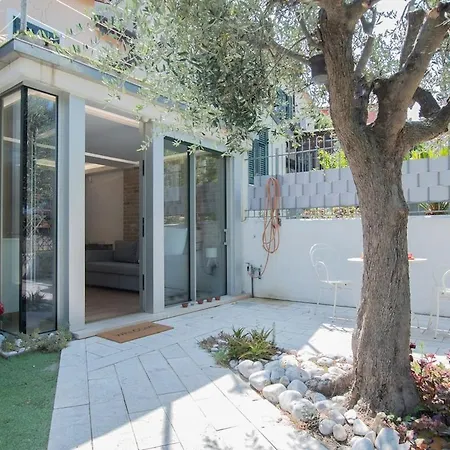 Elegant Loft In Con Wifi E Ac דירה